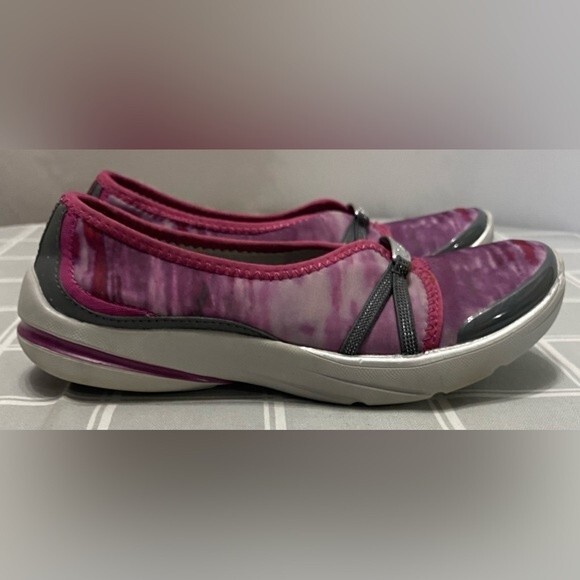 BZees Lavish Purple Pink Gray Slip On Style Casual Comfort Shoe Size 6.5M - Picture 4 of 10